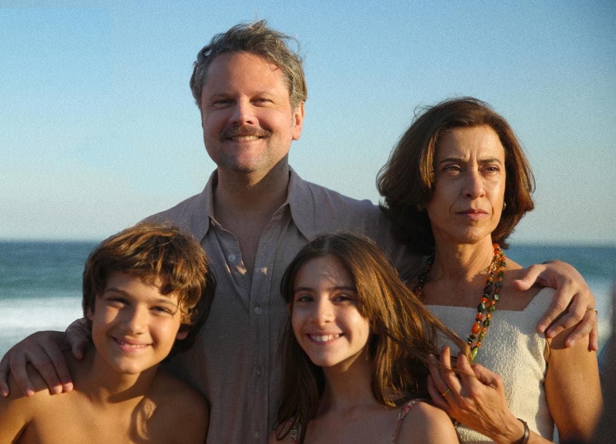 découvrez 'l'agent secret', un film brésilien percutant qui dénonce avec courage les dérives du pouvoir à travers une intrigue captivante et engagée.