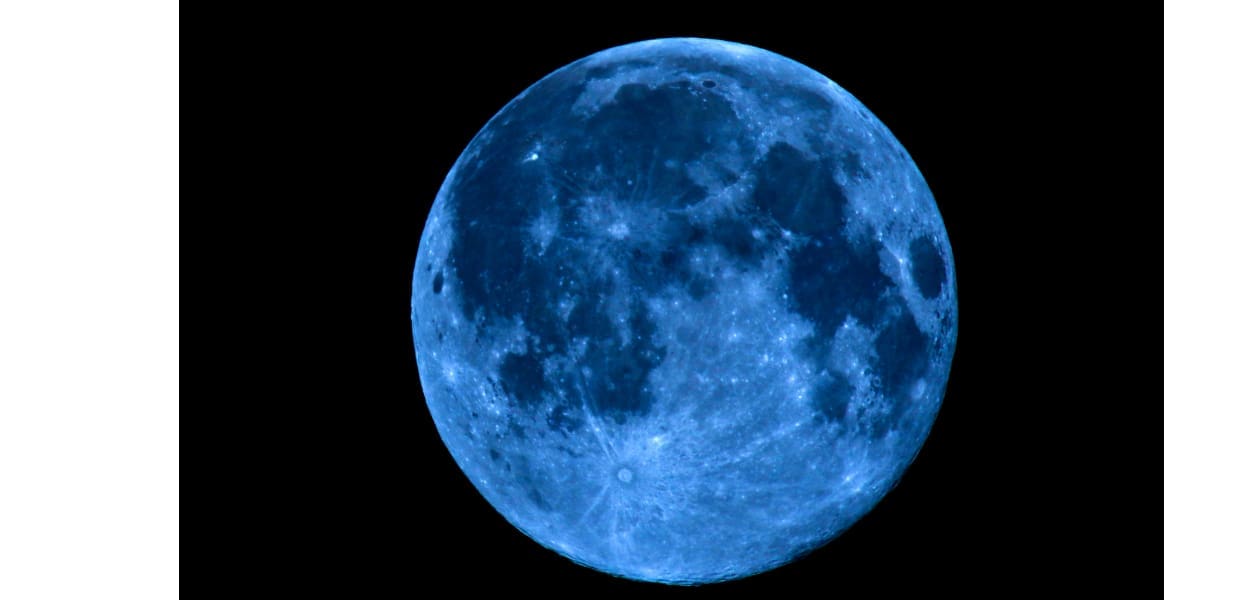 découvrez le sens spirituel de la lune bleue en 2024 et son impact sur votre cheminement personnel et vos énergies.