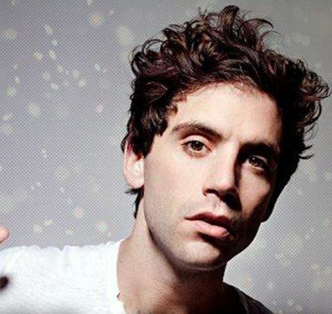 découvrez le secret d'amour durable que mika partage pour entretenir une relation épanouie et sincère.