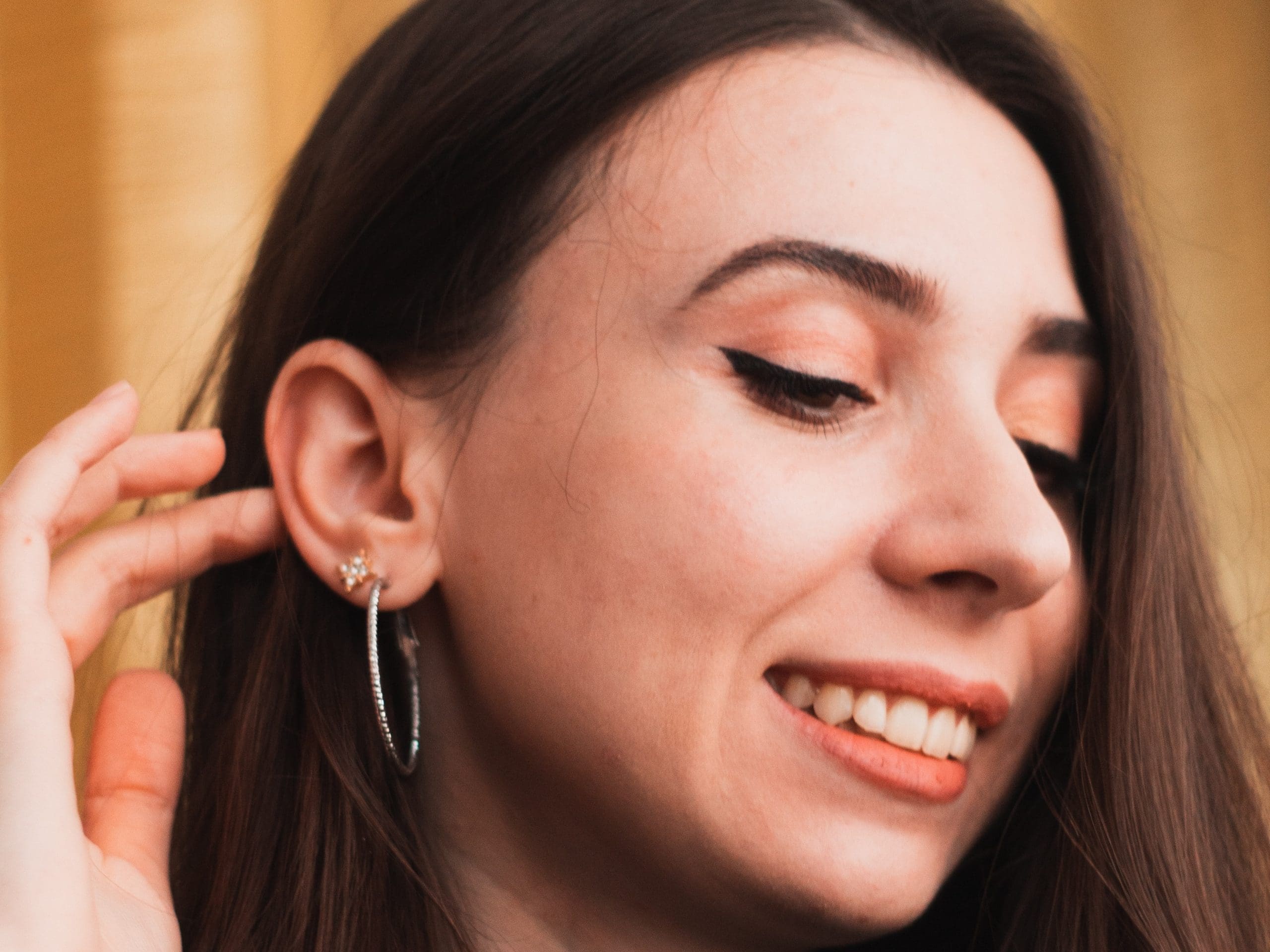 découvrez les causes courantes et la signification des oreilles sifflantes. comprenez ce phénomène auditif pour mieux le gérer au quotidien.