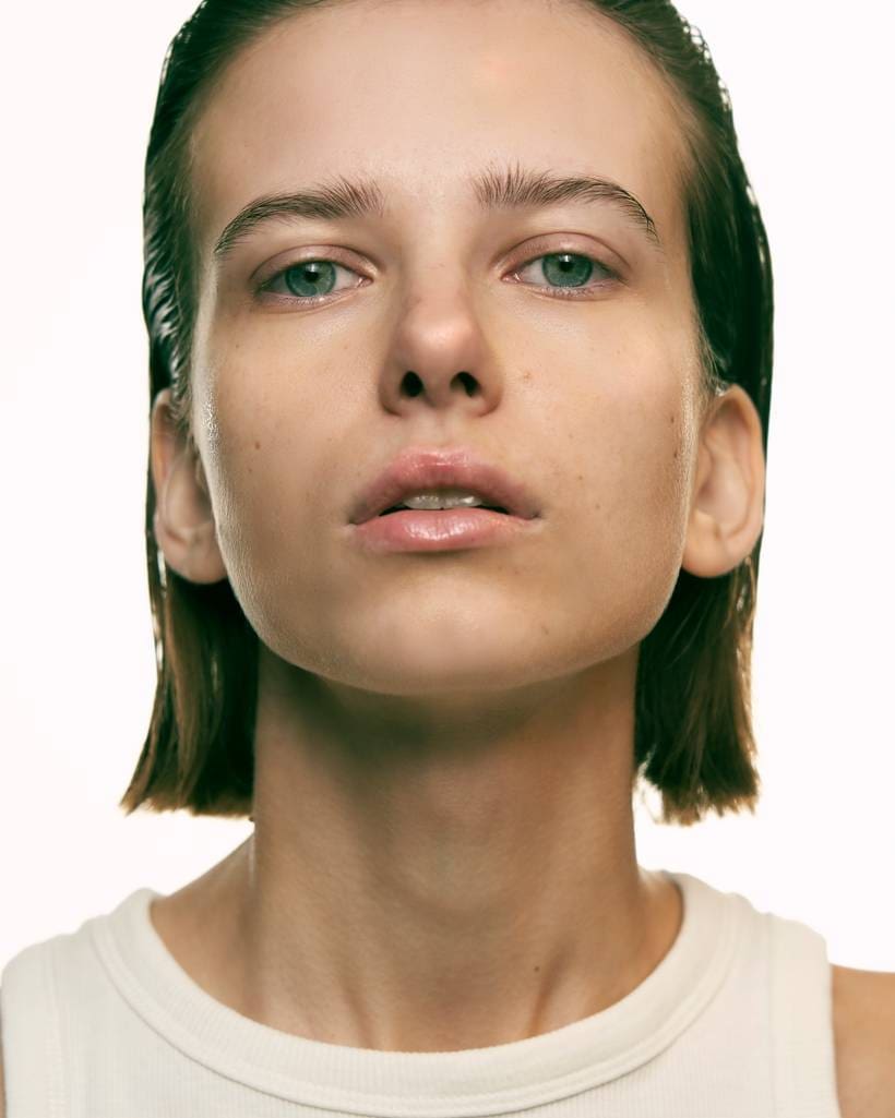 découvrez nos conseils efficaces pour la prévention des taches brunes et du vieillissement cutané, afin de préserver une peau claire et éclatante.