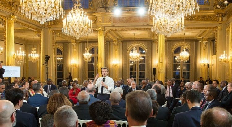 découvrez les projets secrets que emmanuel macron envisage après son mandat à l'élysée. analyse exclusive et révélations inédites sur ses ambitions futures.