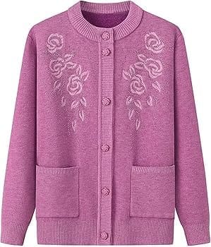 découvrez notre pull hivernal sculptant spécialement conçu pour les femmes de plus de 50 ans, alliant confort, chaleur et élégance pour affirmer votre silhouette avec style.