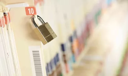 découvrez comment concilier le secret médical avec l'engagement de l'employeur pour garantir la confidentialité et le bien-être des salariés au sein de l'entreprise.