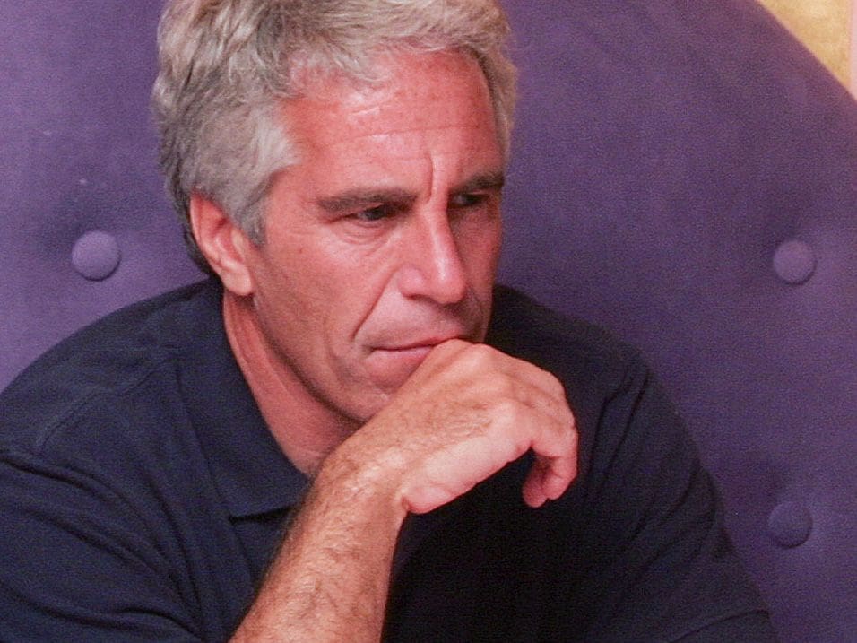 découvrez les révélations sur l'ancien pdg de victoria's secret impliqué dans le scandale epstein, une affaire qui secoue le monde des affaires et de la célébrité.