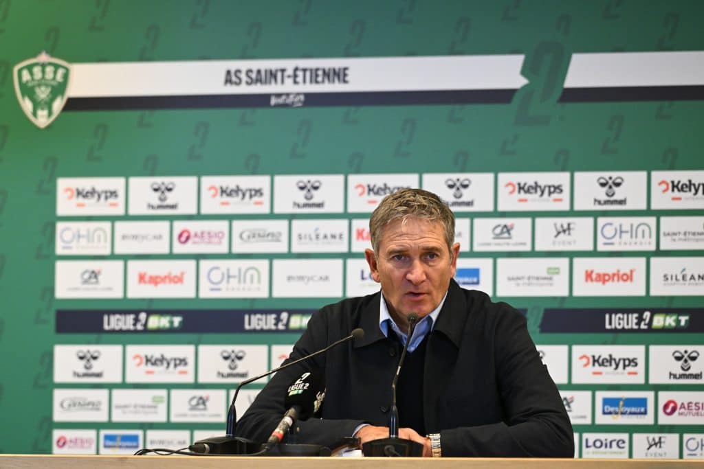 découvrez comment l'as saint-étienne exploite son arme secrète pour dominer la ligue 1 et surprendre ses adversaires cette saison.
