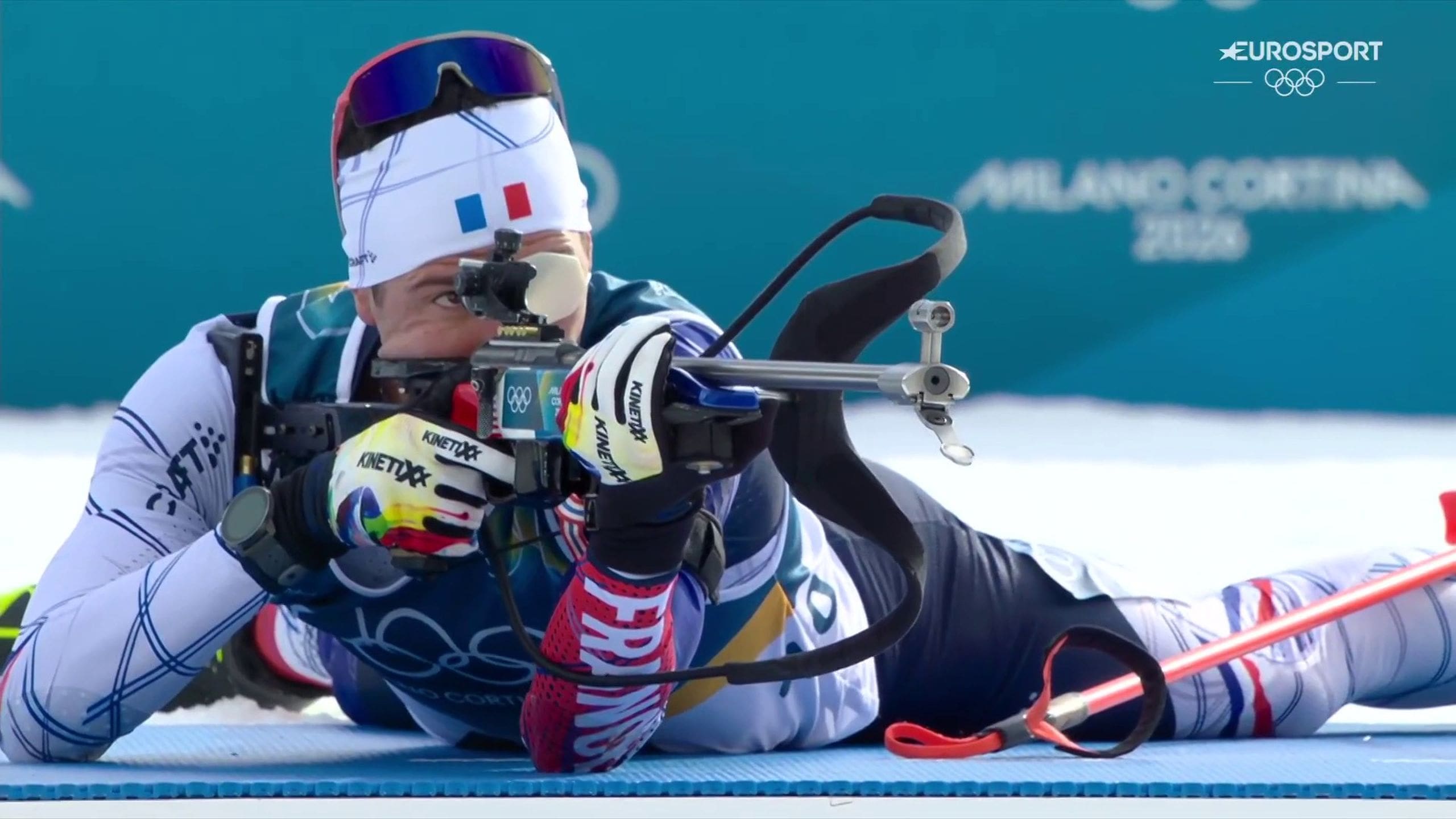 découvrez comment les athlètes de biathlon aux jo milan-cortina 2026 maîtrisent leurs tirs sous pression pour remporter la victoire.