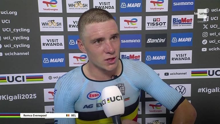 découvrez les confidences d'evenepoel sur le secret de la réussite de pogacar dans le cyclisme professionnel.