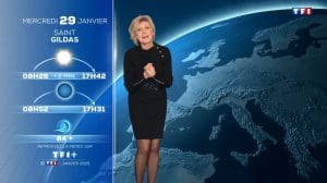 découvrez l'hommage émouvant d'évelyne dhéliat à jean-pierre pernaut et catherine laborde, célébrant leur carrière et leur contribution à la télévision française.
