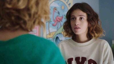 découvrez comment inès révèle son secret tandis que lionel et zoé unissent leurs forces pour protéger leur sœur dans une histoire pleine d'émotions et de suspense.