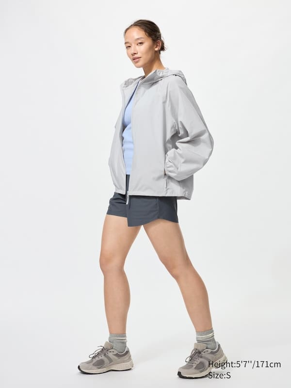 découvrez la parka uniqlo, l'astuce mode imperméable idéale pour les mamans tendance. alliez style et protection contre la pluie avec élégance au quotidien.