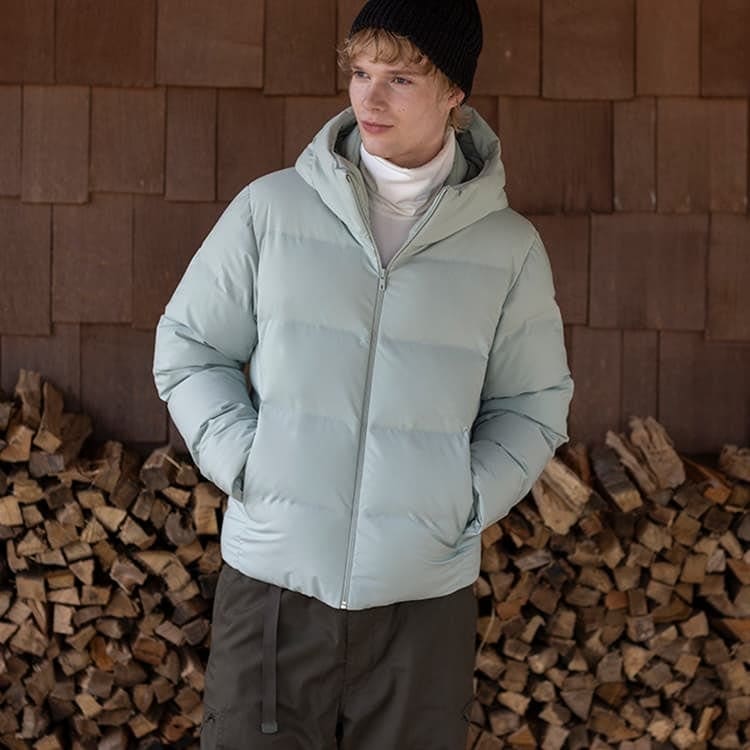 découvrez la parka uniqlo, l'astuce mode imperméable parfaite pour les mamans tendance qui veulent allier style et confort au quotidien.