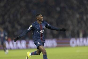 découvrez l'astuce unique de safonov pour réussir ses tirs au but avec brio et impressionner lors des penalties.