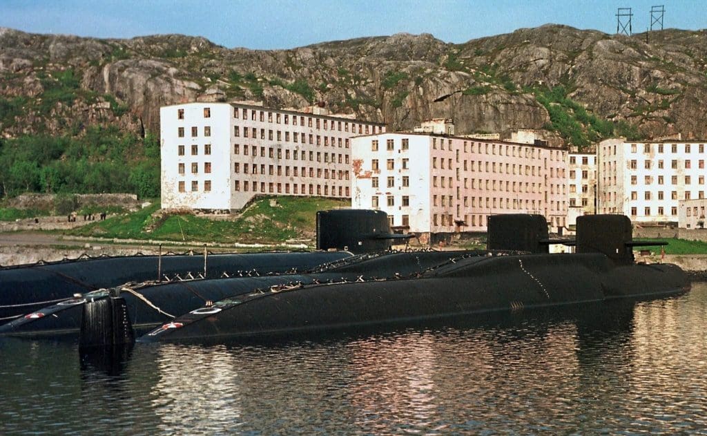 découvrez le bunker sous-marin secret de poutine, une installation mystérieuse et stratégique située en eaux profondes, révélant les enjeux géopolitiques actuels.