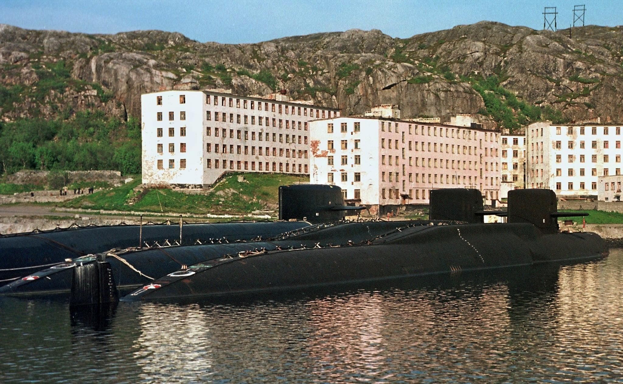 découvrez le bunker sous-marin secret de poutine, une installation mystérieuse et stratégique située en eaux profondes, révélant les enjeux géopolitiques actuels.