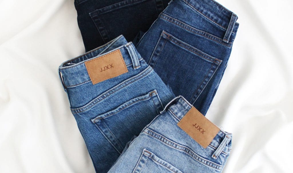 découvrez comment choisir le pantalon idéal pour les petites jambes et mettre en valeur votre silhouette avec style et confort.