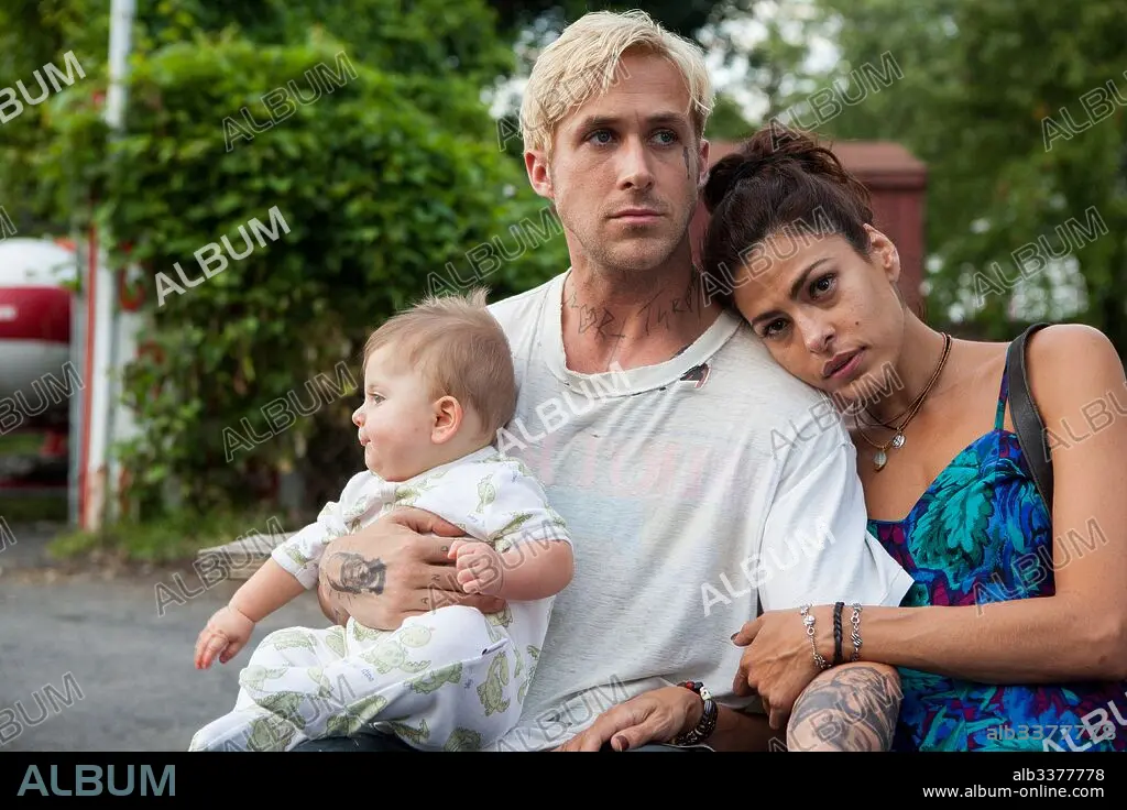 découvrez la première apparition publique d'eva mendes et ryan gosling ensemble en 10 ans, un moment rare et très attendu par leurs fans.