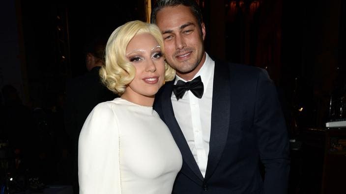 découvrez le mariage surprise de lady gaga : un événement unique et inattendu qui a bouleversé le monde du spectacle.