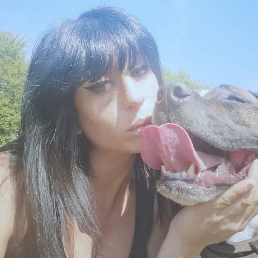 la mère d'elisa pilarski brise le silence pour la première fois, partageant son émotion et les détails sur cette affaire tragique.