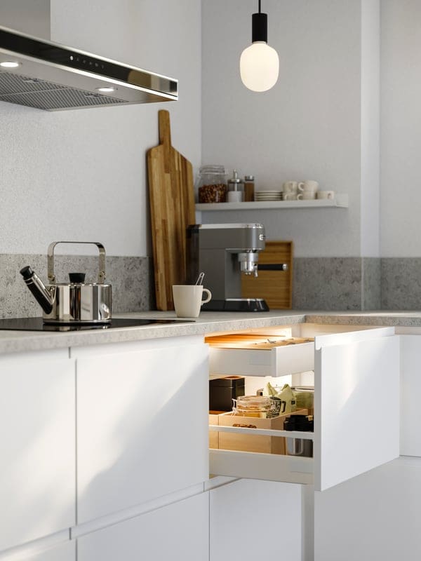 découvrez les secrets discrets pour optimiser votre cuisine ikea avec style et fonctionnalité. astuces, idées et conseils pour une cuisine pratique et élégante.