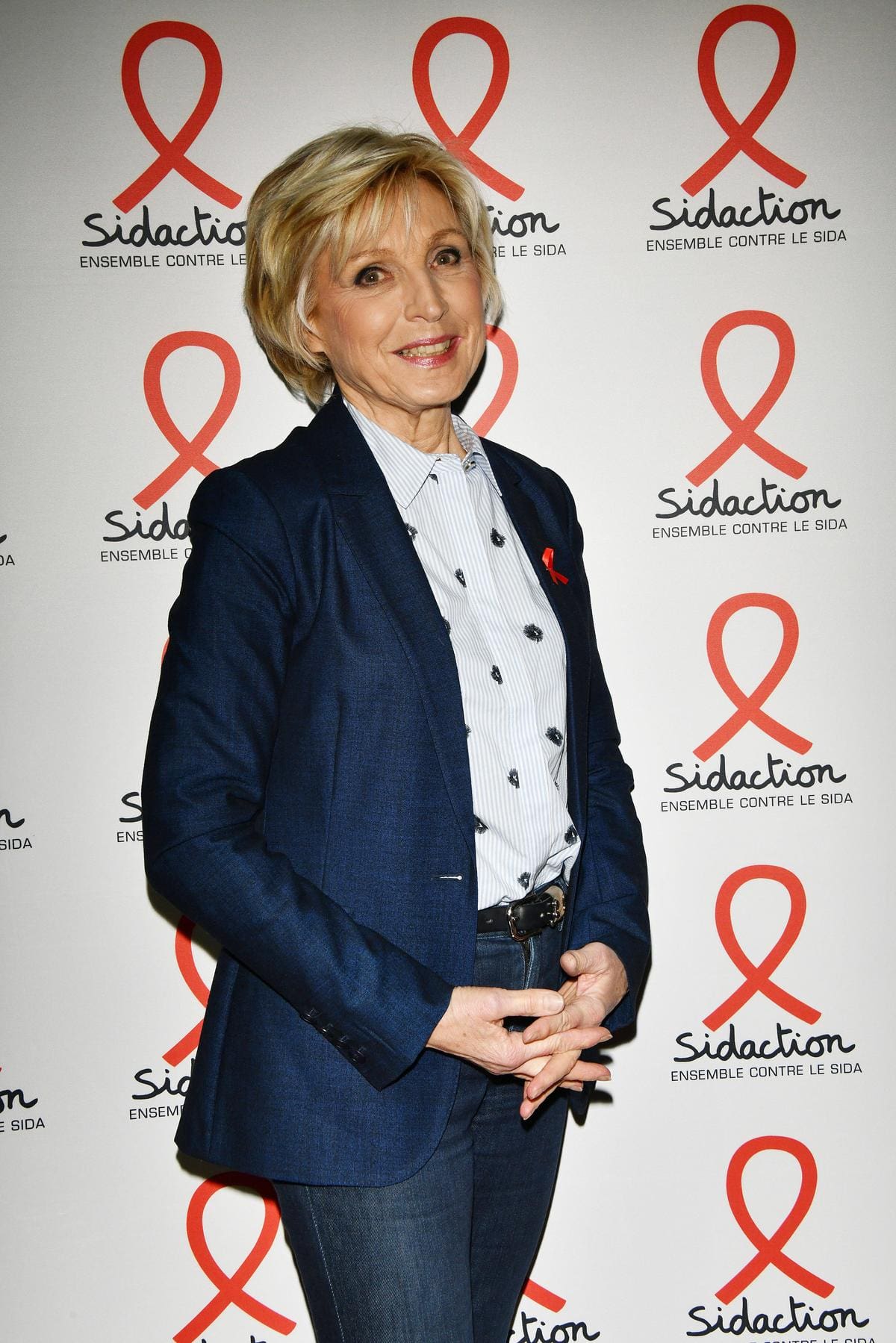 découvrez le secret jeunesse d'évelyne dhéliat, ses conseils beauté et bien-être pour rester radieuse et pleine d'énergie au fil des années.