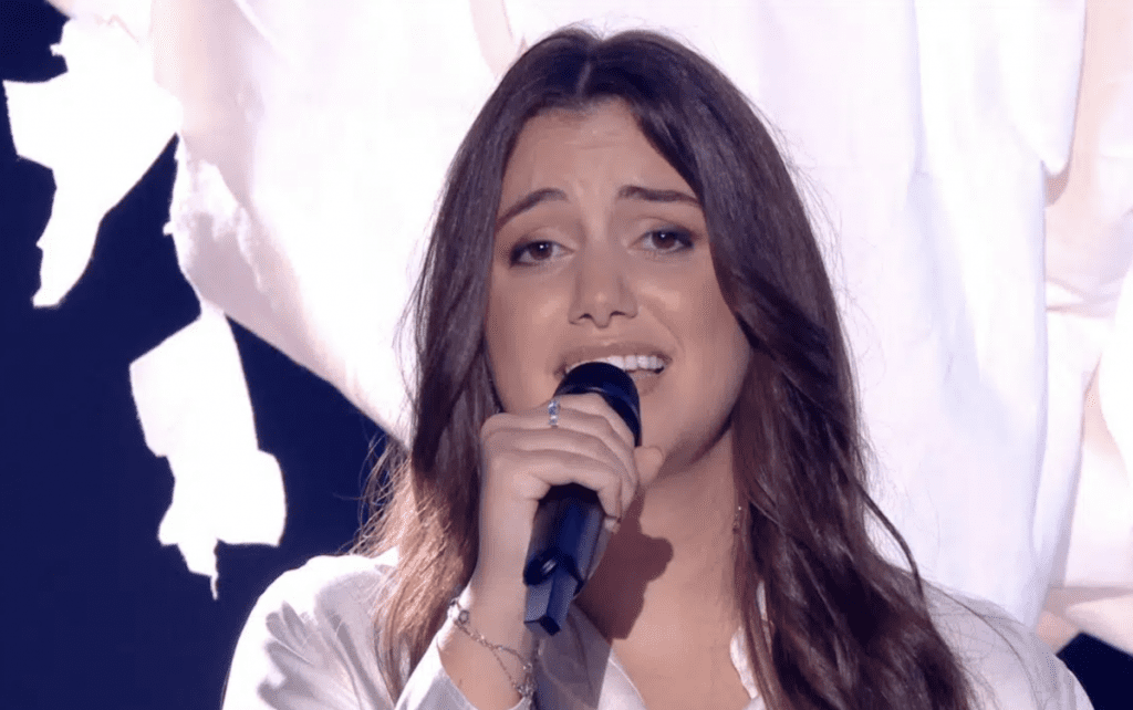 découvrez comment tayc et jeanne de star academy se soutiennent mutuellement, renforçant leur amitié et leur parcours musical.