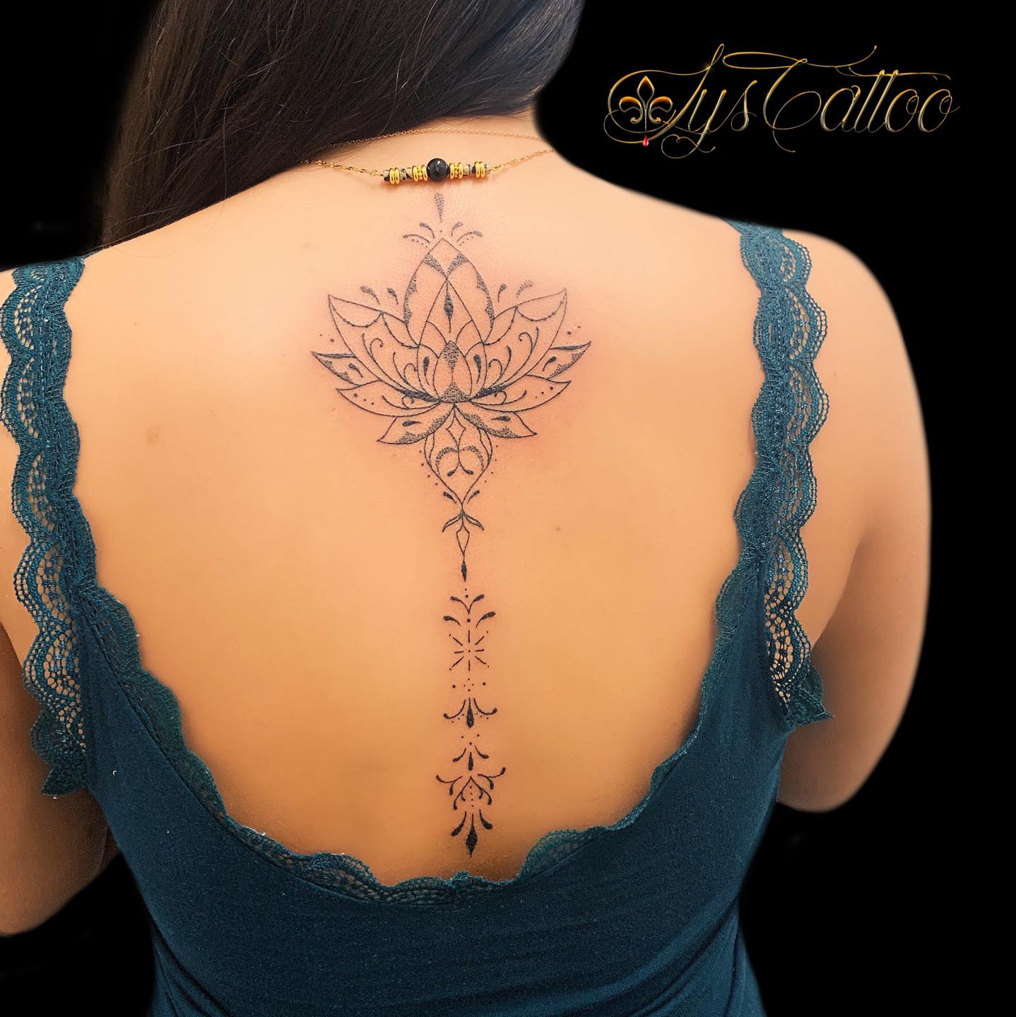 découvrez la signification profonde du tatouage fleur de lys, symbole d'élégance, de royauté et d'histoire riche. explorez ses origines et son impact culturel.